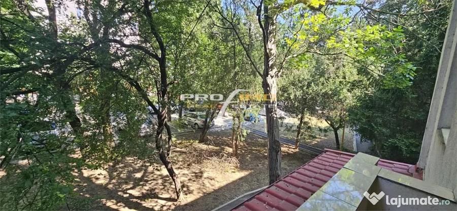 Apartament cu 2 camere semidecomandat în City Park Mall
