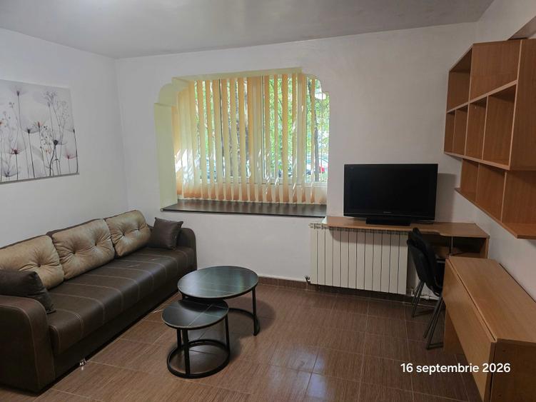 Apartament cu 2 camere semidecomandat în Calea Severinului