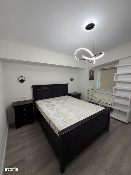 Apartament cu 3 camere în Podu Roș