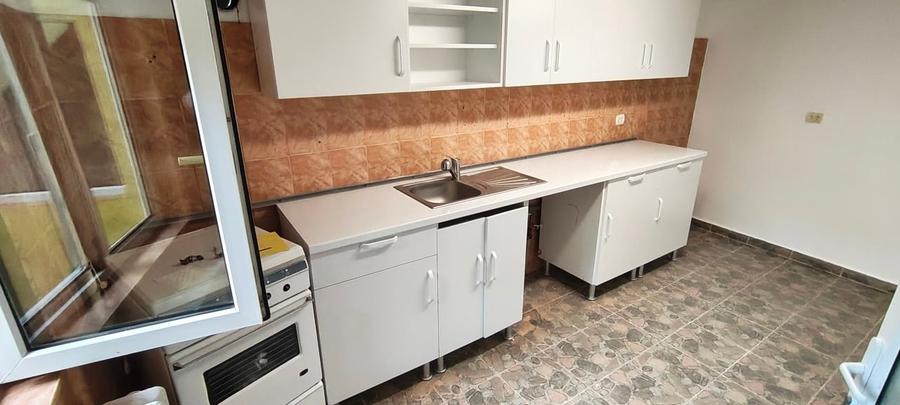 Casă individuală cu 5 camere cu Canalizare în Malu Roșu