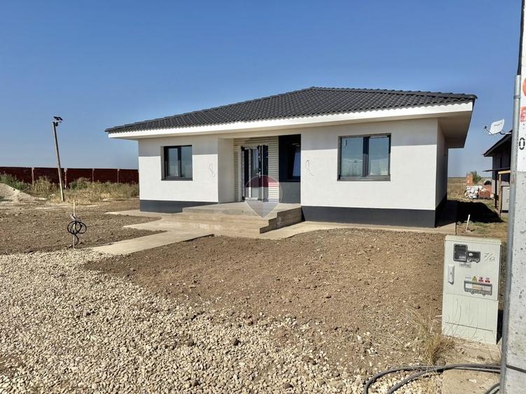 Casă individuală cu 4 camere cu Teren 800 Mp în Livada de Bihor