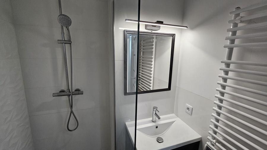 Apartament cu 4 camere decomandat, mobilat în Zorilor