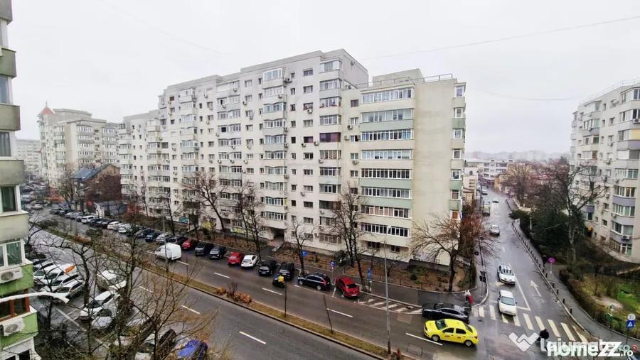 Garsonieră decomandată în Kiseleff