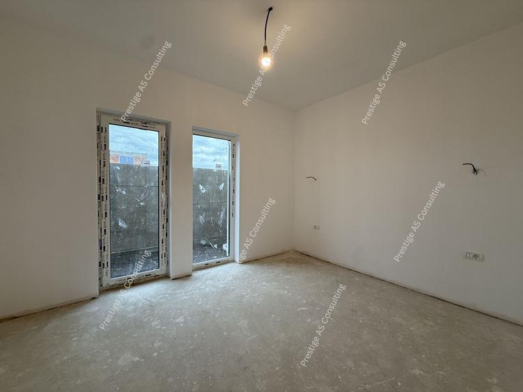 Duplex cu 4 camere cu Canalizare în Giarmata