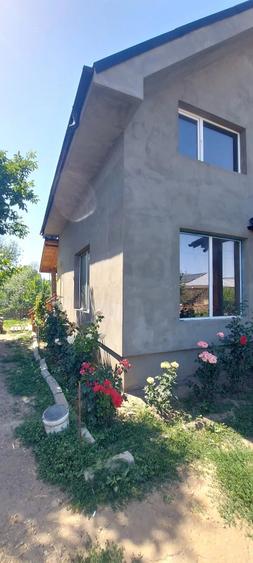 Casă cu 6 camere cu Teren 560 Mp în Central
