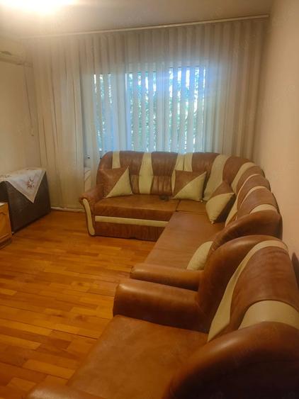 Apartament cu 3 camere decomandat în Dristor