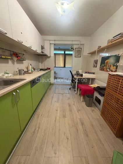 De vânzare apartament 3 camere parter 80 mp