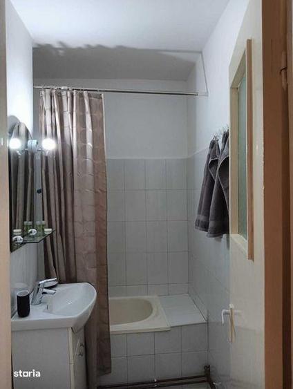 Garsonieră decomandată în Central