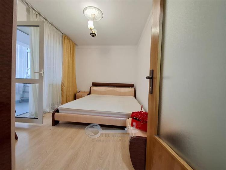 Apartament cu 3 camere decomandat, mobilat în Dacia