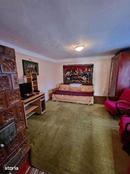 Casă cu 3 camere cu Teren 1200 Mp în Central