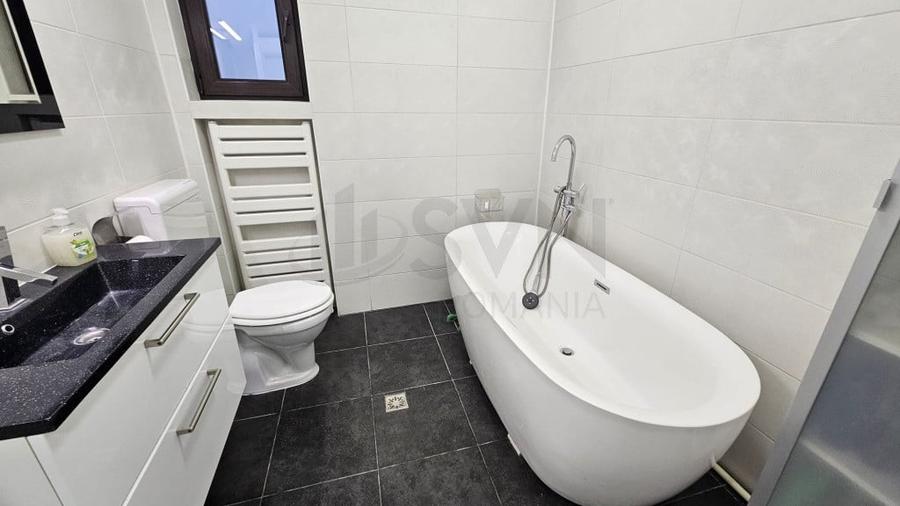 Apartament cu 3 camere decomandat în Casin