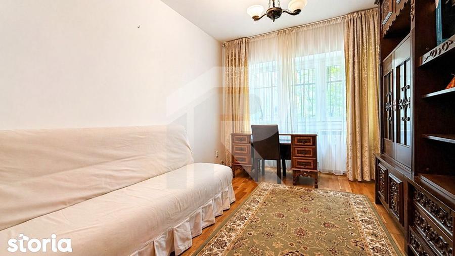 Apartament cu 3 camere, mobilat în Tei