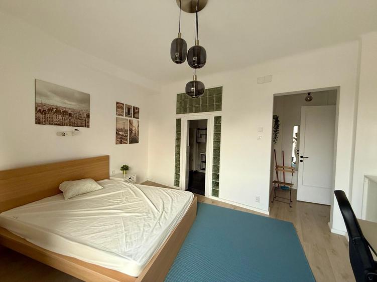 Apartament cu 5 camere decomandat, mobilat în Cișmigiu