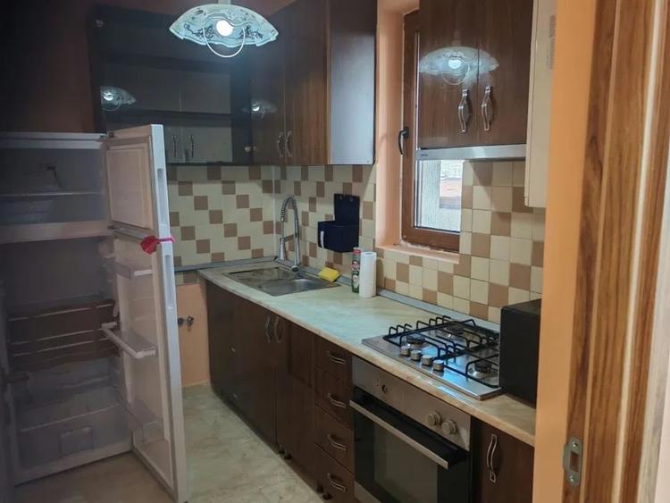 Apartament cu 3 camere decomandat, mobilat în Chitila