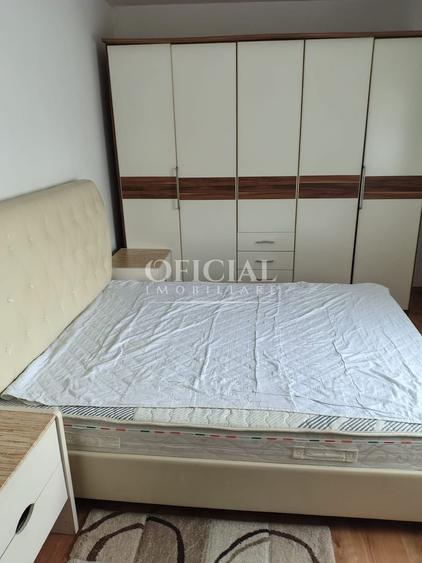 Apartament cu 3 camere semidecomandat, mobilat în Florești — fotografia 3