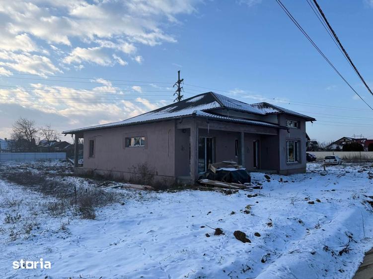 Casă cu 4 camere cu Teren 1300 Mp în Central