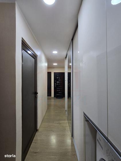 Apartament cu 3 camere decomandat în Micro 16