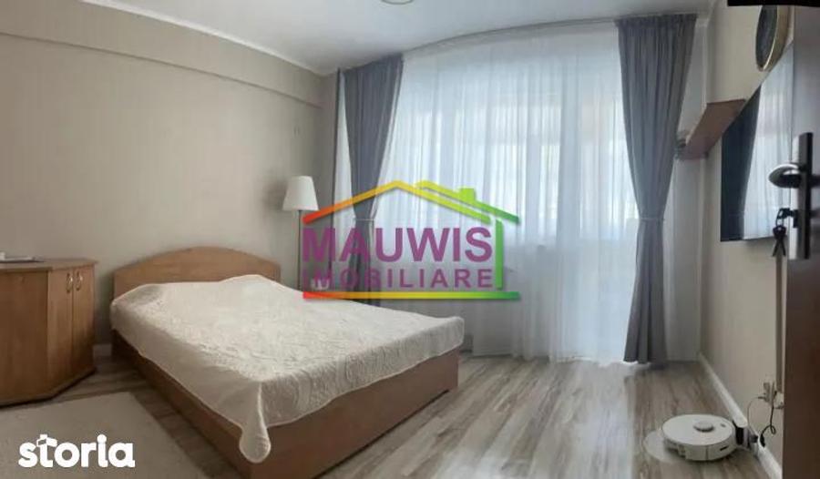 Apartament cu 4 camere decomandat în Central