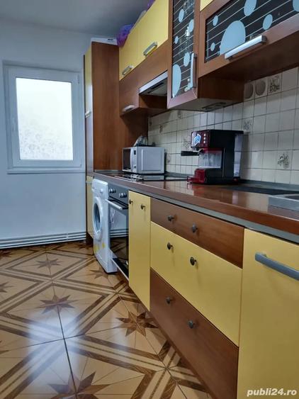 Apartament cu 3 camere decomandat în Pucioasa