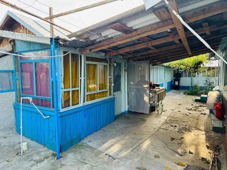Casă cu 6 camere cu Teren 1100 Mp în Grindu