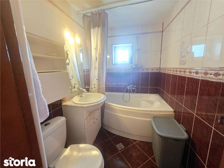 Apartament cu 3 camere decomandat în Nerva Traian