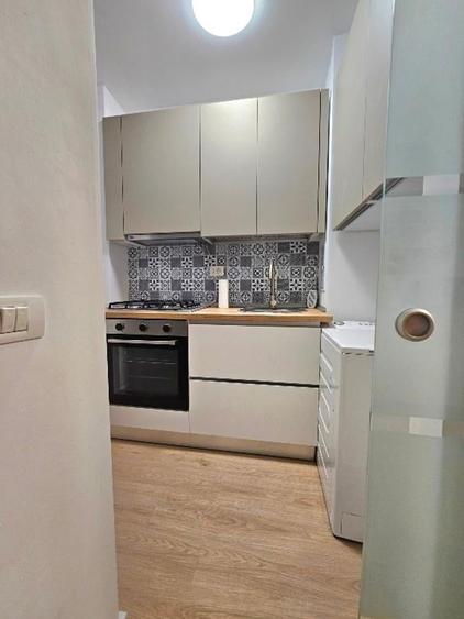 Apartament cu 2 camere semidecomandat, mobilat în Apărătorii Patriei