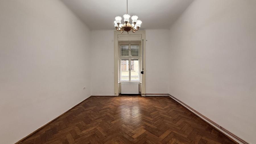Apartament cu 2 camere decomandat în P-ța Unirii