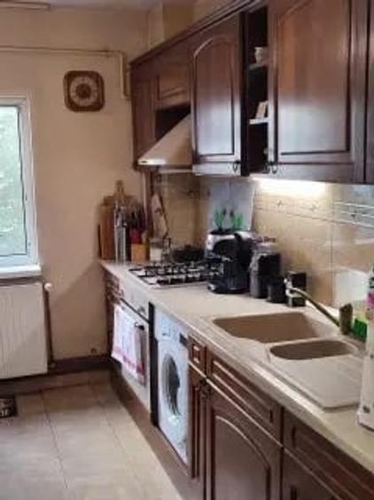 Apartament cu 3 camere decomandat în Colentina