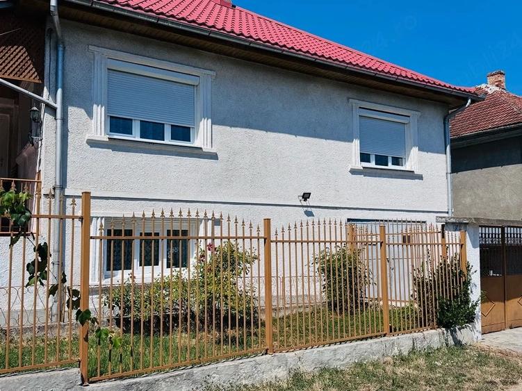 Casă cu Teren 400 Mp în Muncitoresc
