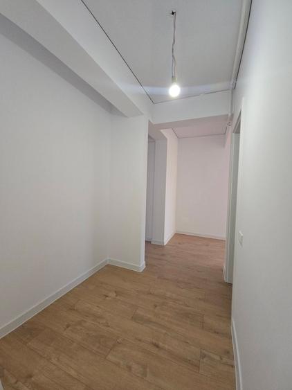 Apartament cu 3 camere decomandat în Dobroești