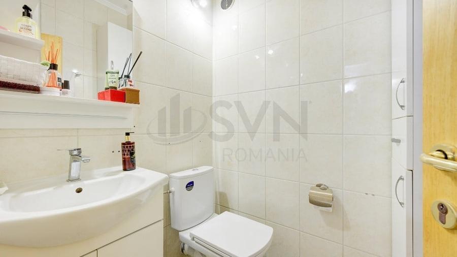 Apartament cu 4 camere semidecomandat în Floreasca