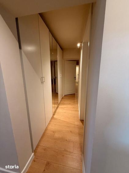 Apartament cu 4 camere în Aviatorilor