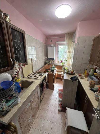 Apartament cu 3 camere decomandat în Lipovei