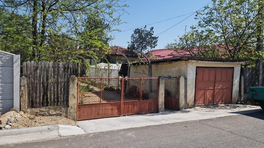 Casă cu 5 camere cu Teren 3937 Mp în Central