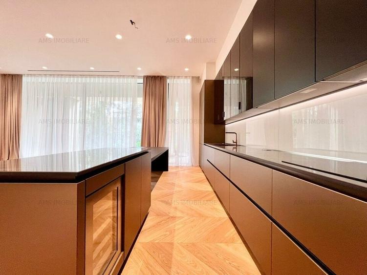 Apartament cu 4 camere decomandat, mobilat în Kiseleff