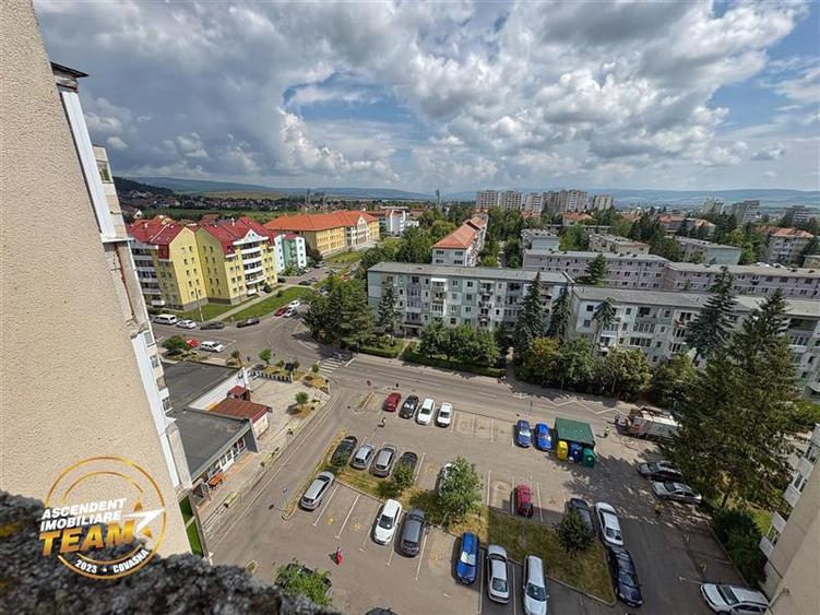 Apartament cu 2 camere decomandat în Simeria