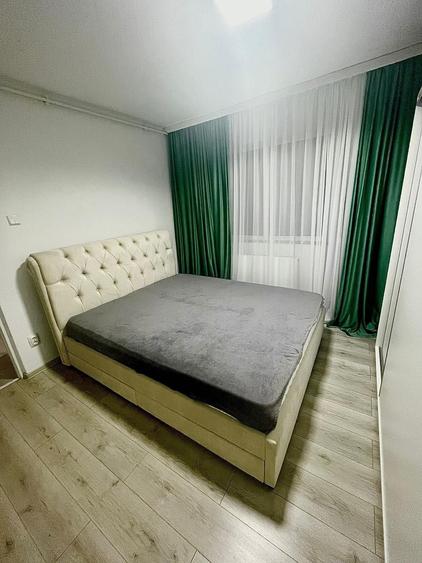 Apartament cu 3 camere semidecomandat în Dacia
