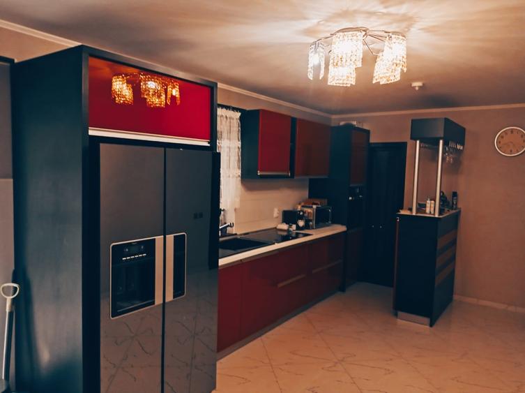 Casă individuală cu 5 camere cu Garaj în Trivale