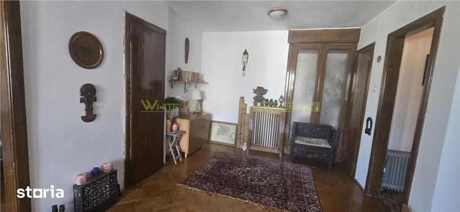 Apartament cu 3 camere în Eminescu