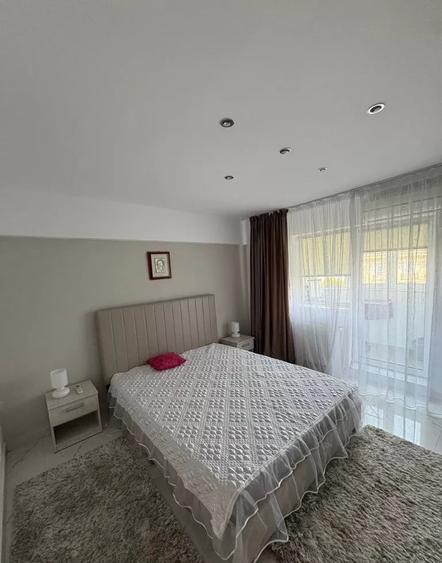 Apartament cu 3 camere decomandat, mobilat în Unirii