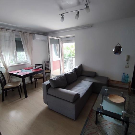 Apartament cu 2 camere nedecomandat în Giroc