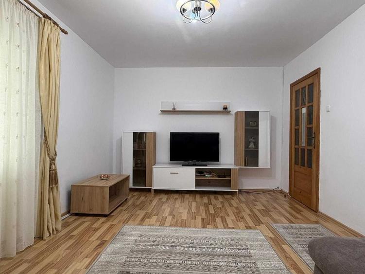 Apartament cu 3 camere decomandat în Obcini