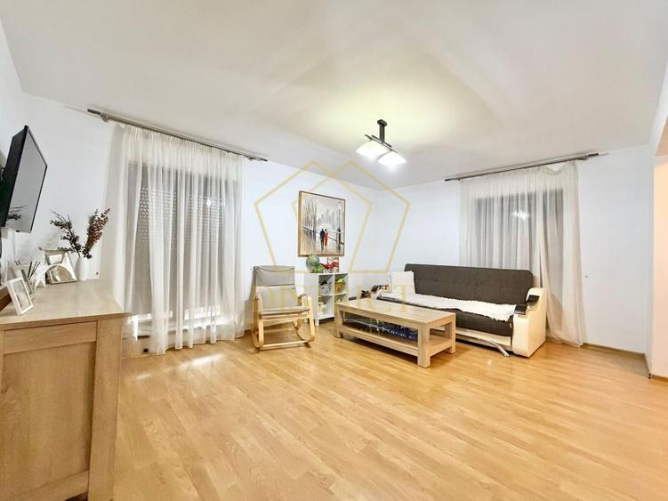 Duplex cu 4 camere cu Canalizare în Giroc