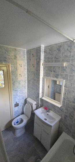 Apartament cu 3 camere semidecomandat în Crângași