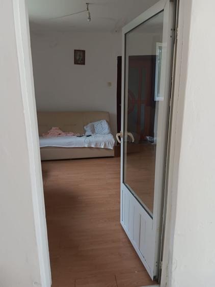 Casă cu 3 camere în Pantelimon