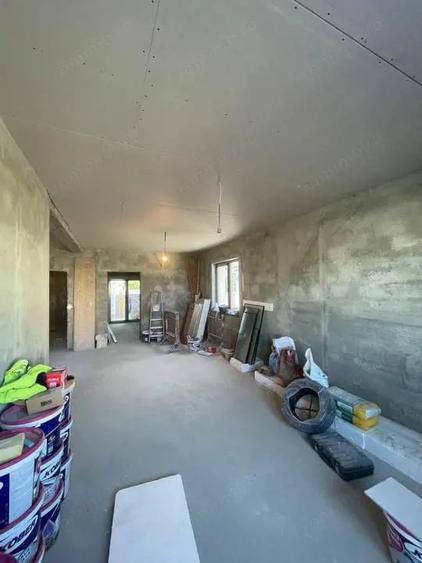 Casă cu 4 camere cu Teren 305 Mp în Ghiroda