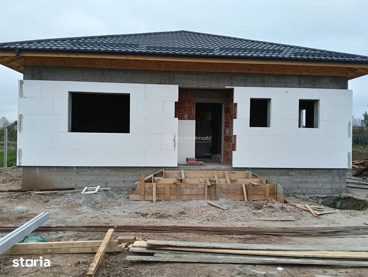 Casă cu 3 camere cu Teren 365 Mp în Mihăilești