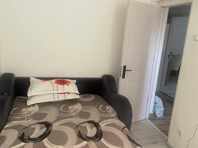 Apartament cu 3 camere decomandat, mobilat în Valea Rosie