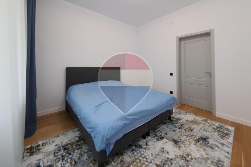 Casă individuală cu 5 camere cu Teren 577 Mp în Bunloc