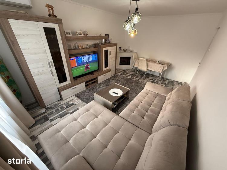 Apartament cu 3 camere în Traian